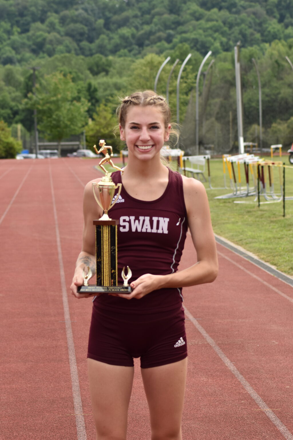 Monica Riordan Named SMC Most Valuable Runner - Maroon Devils